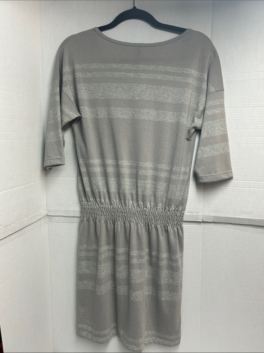 Lole V-Neck Elastic Waist Grey Striped Dress Size Small - Picture 3 of 5